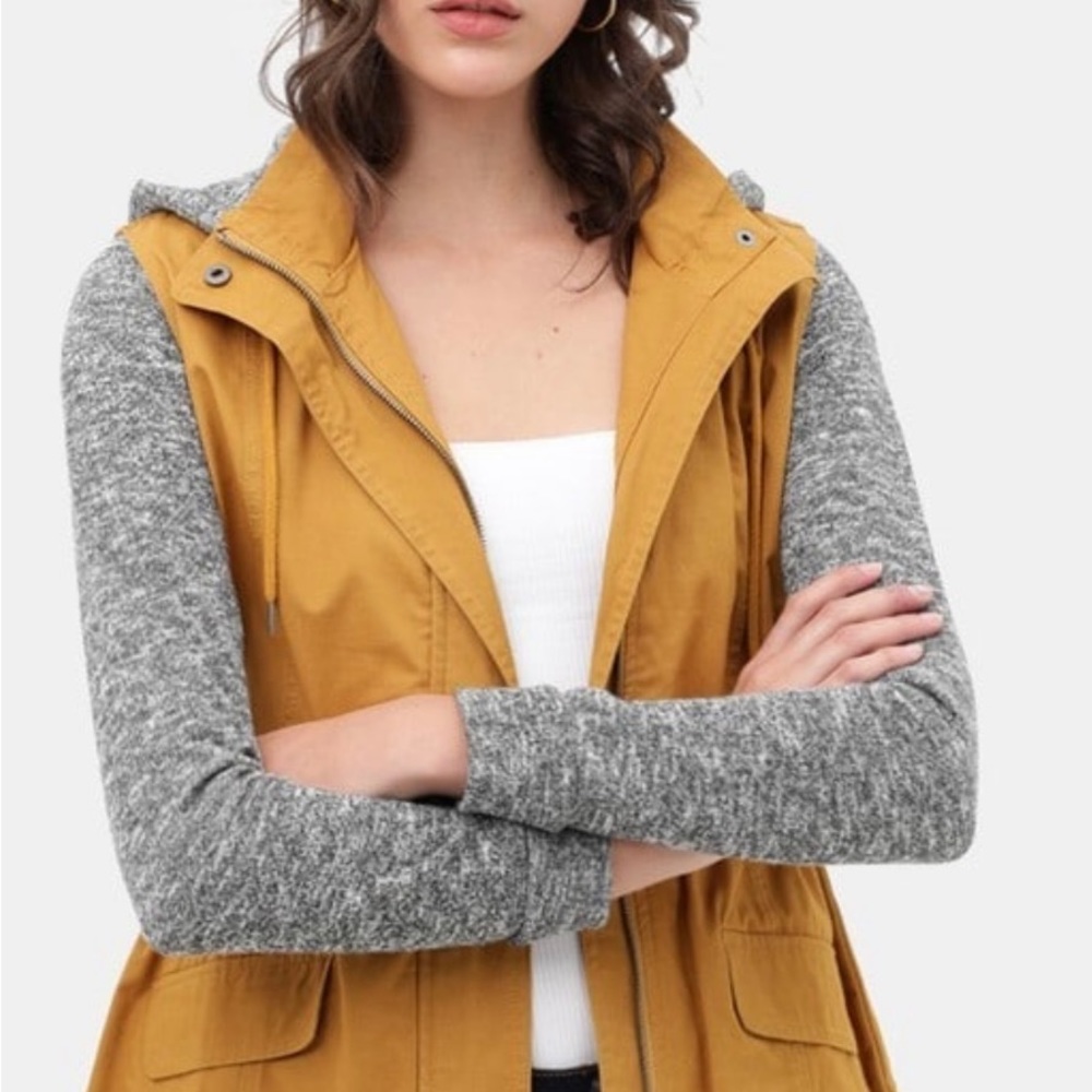 Women’s small spring/fall jacket - Picture 2 of 3